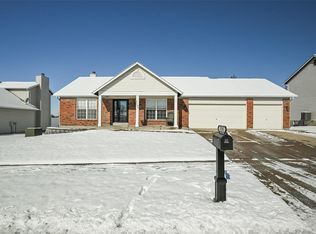 1135 Sunny Ridge Dr, O'Fallon, MO 63366