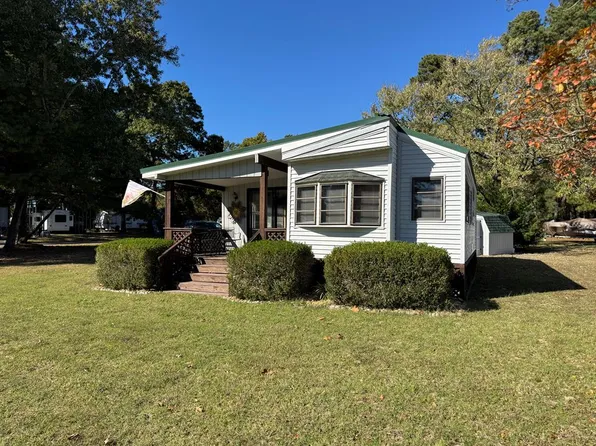 6610 Bay Breeze Dr, New Church, VA 23415