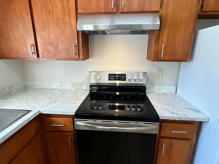 420 Ravenwood Way — Photo 7