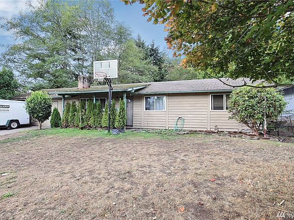 Nice Privacy fence created for walkway into home