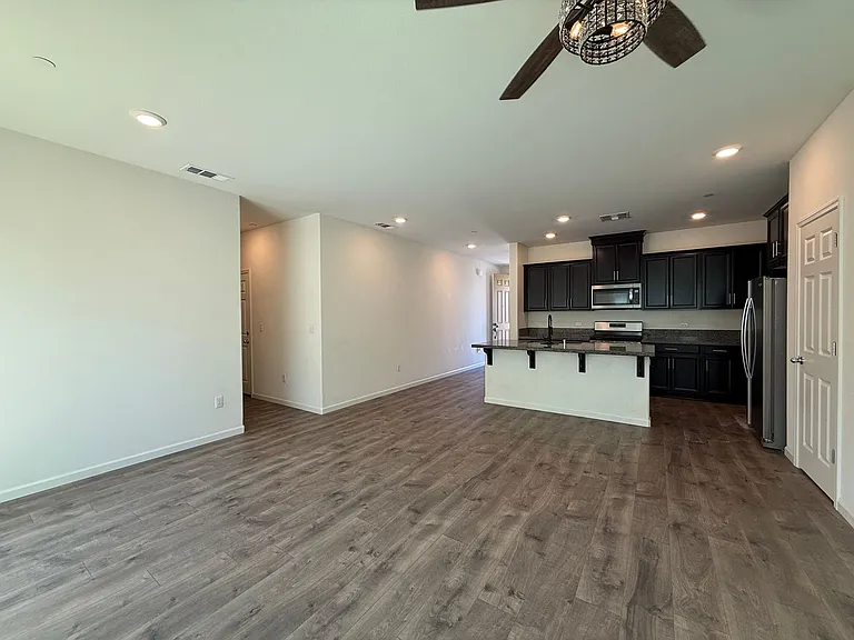 2038 S Palm St — Photo 8