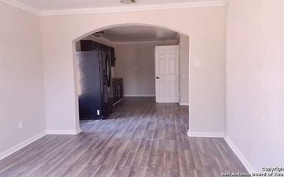 3rd image of 230 S San Dario Ave