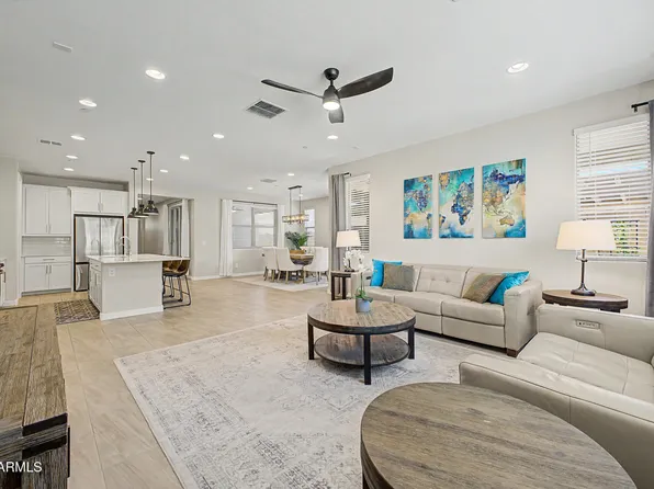9852 E TEXAS Avenue, Mesa, AZ 85212