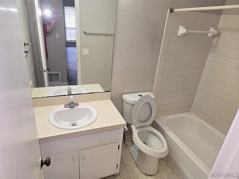 6057 Arbor Glen Dr — Photo 10