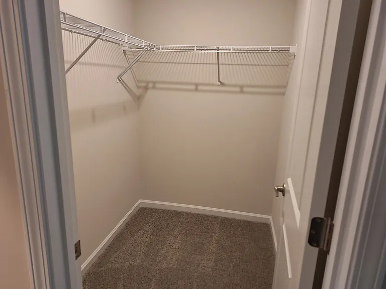 675 Rolling Fields Dr — Photo 2