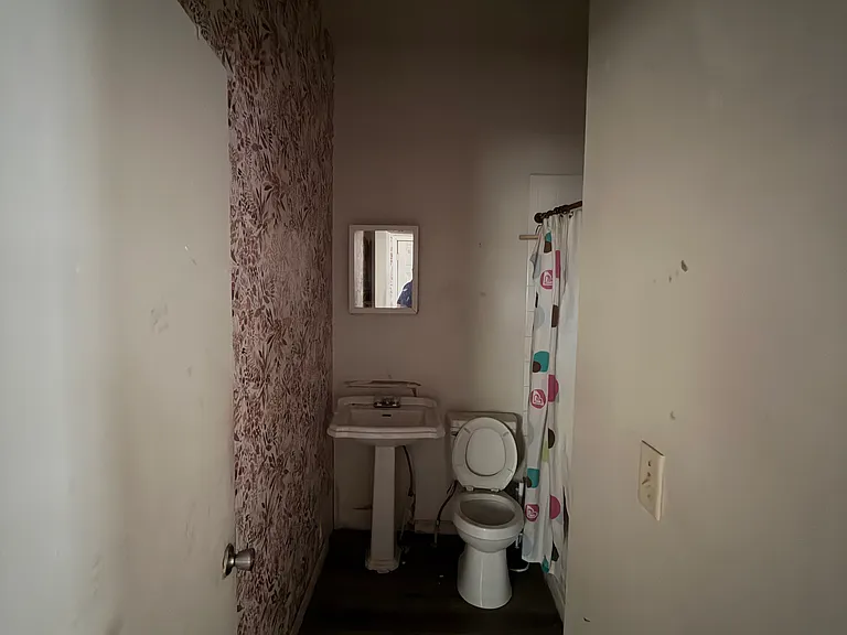 711 Vine St — Photo 15
