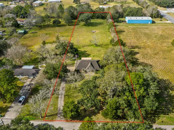 473 County Road 545, Alvin, TX 77511