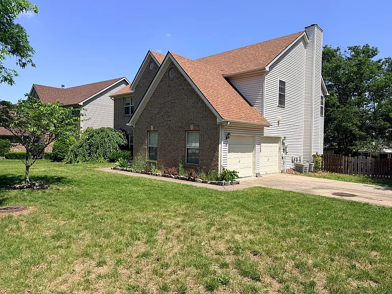 4852 Clifford Cir — Photo 2