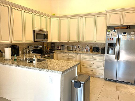 3rd image of 691 NW 111th Way
