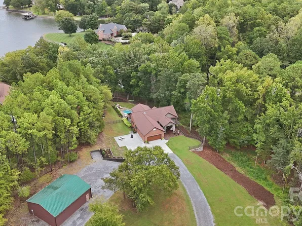 2055 Tiger Paw Ln, York, SC 29745