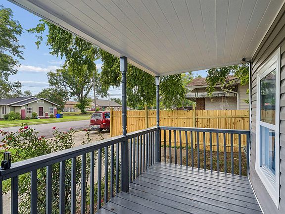 5th image of 2816 Avenue F