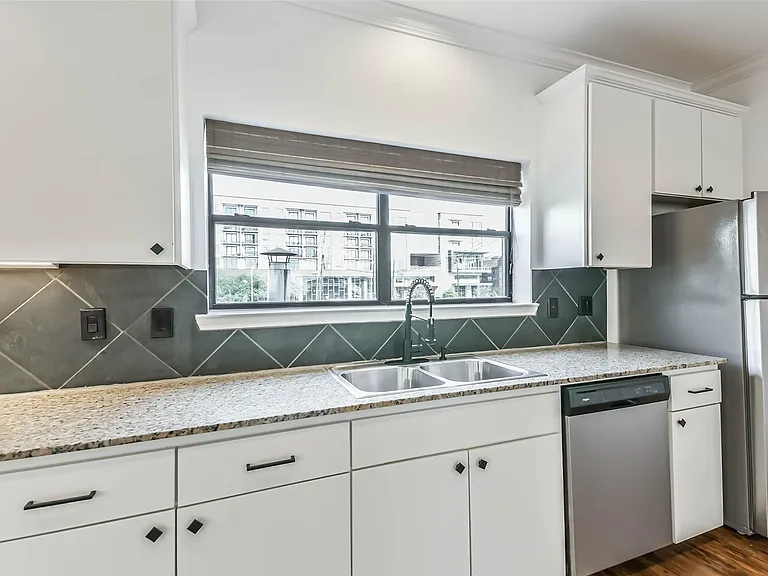 17 Waugh Dr #209 — Photo 18