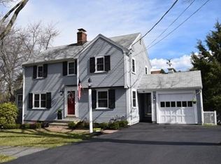 2 Elliot Rd, Lynnfield, MA 01940