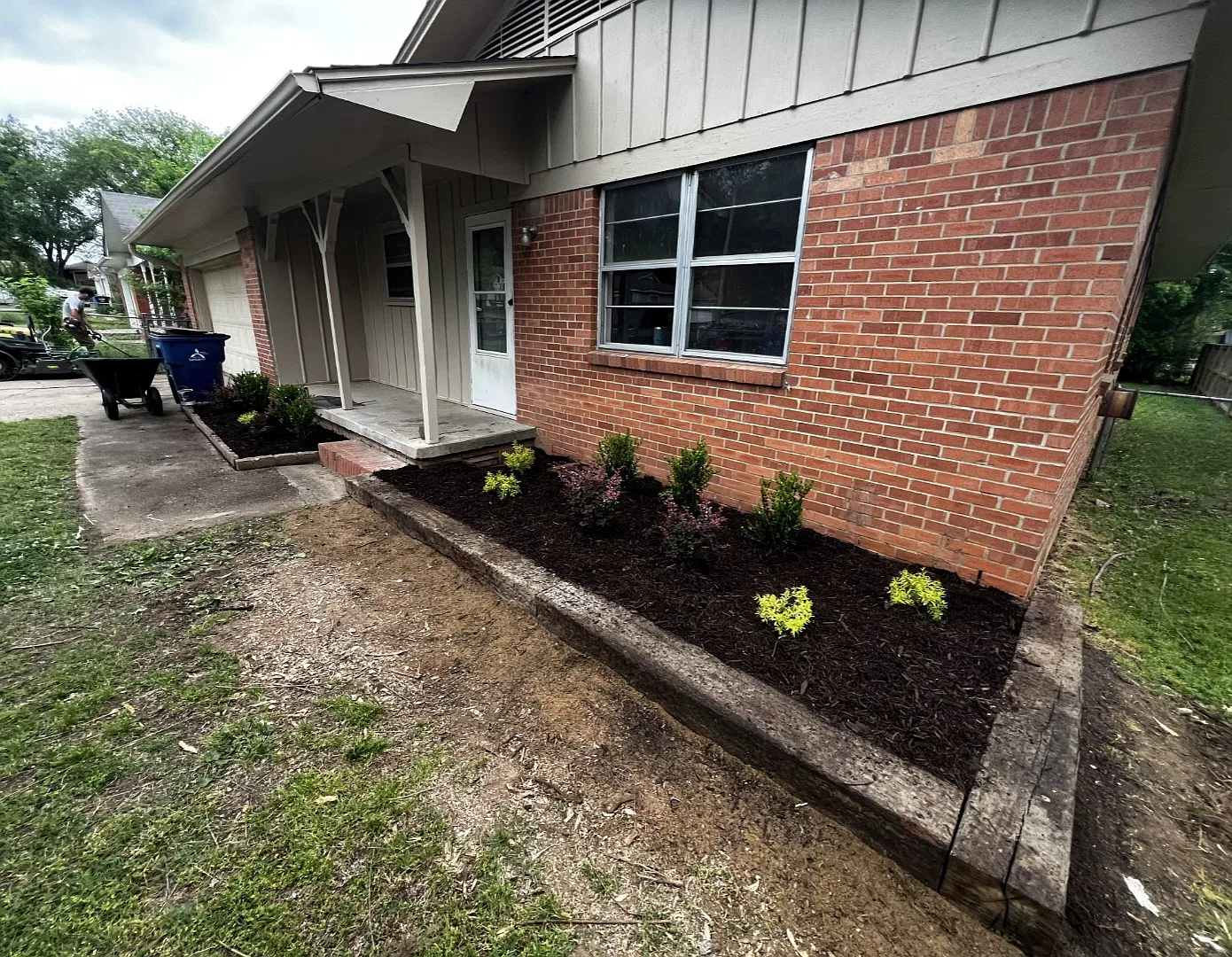 3 bed, 1.5 bath, 1117 sqft, $1,195 — Photo 1