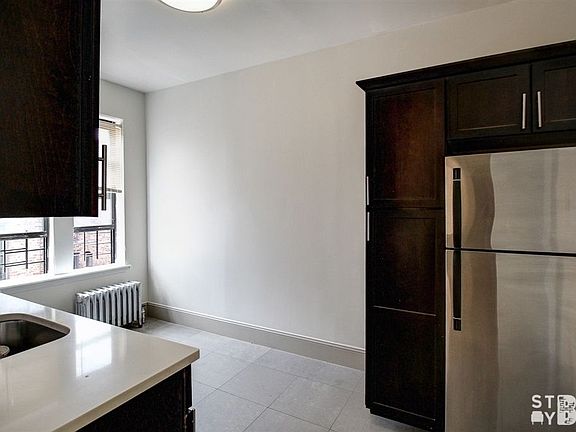 3rd image of 710 Avenue S APT D2