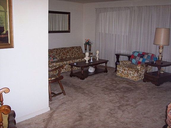 4th image of 509 Hobson Dr