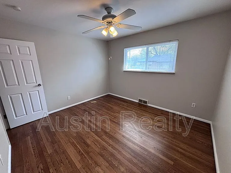 8634 Burton Ave #B — Photo 8