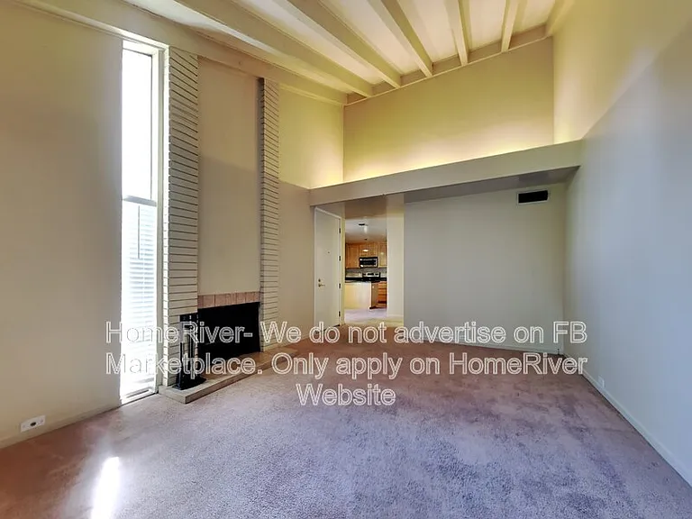 2270 Woodside Ln #6 — Photo 3