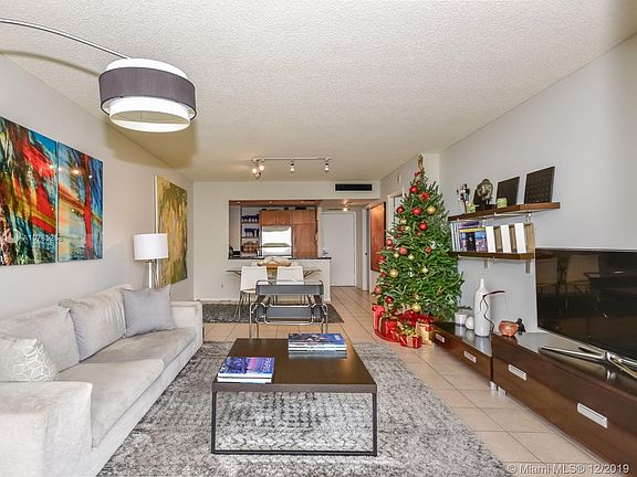 3rd image of 780 NE 69th St APT 1906