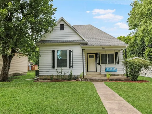 2511 Clark Ave, Parsons, KS 67357
