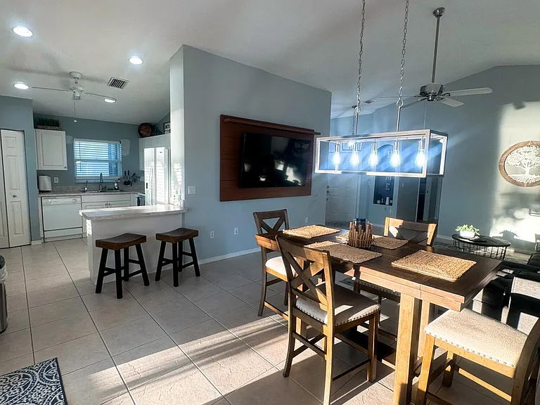 532 SW Indian Key Dr — Photo 14