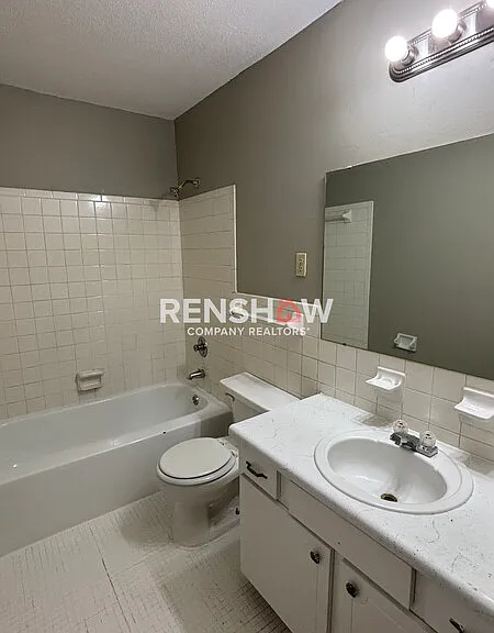 3219 Thirteen Colony Mall #2B — Photo 4