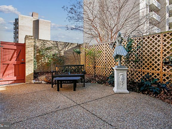 4th image of 431 N St SW