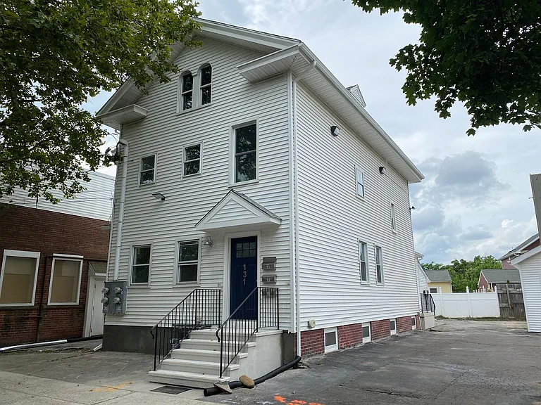131 Bristol St #1 — Photo 5