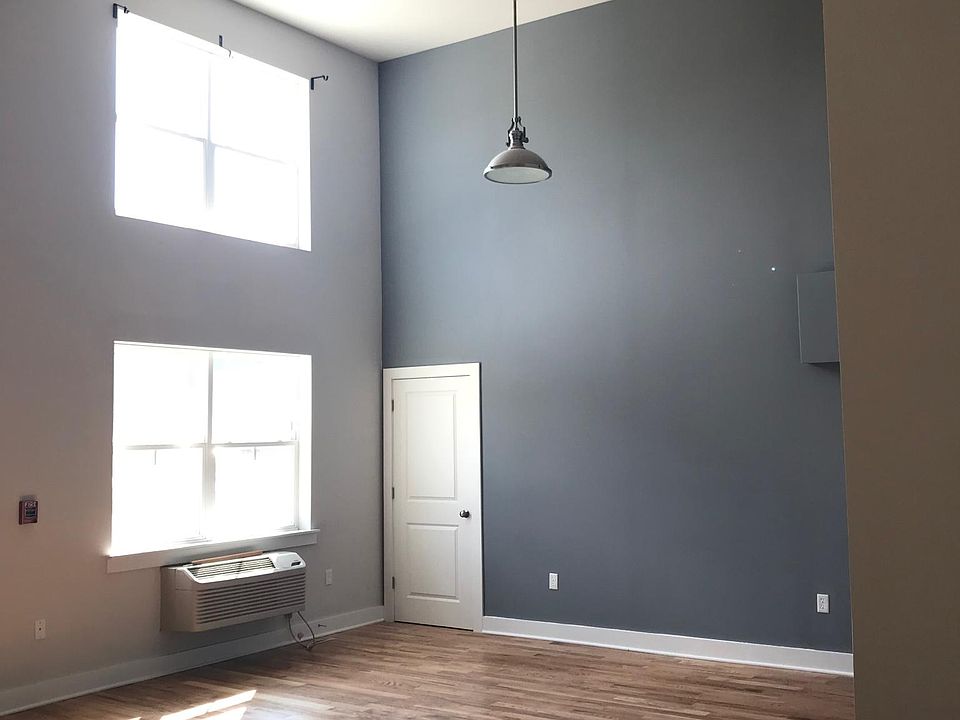 1st image of 136 Sussex Ave #101