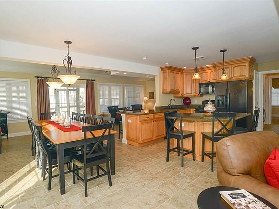 5th image of 37 W 55th St