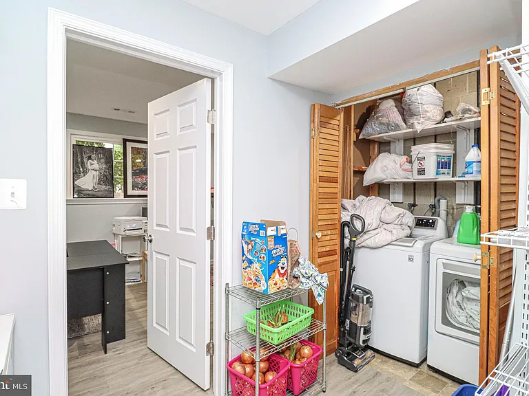 2426 Vineyard Ln — Photo 36