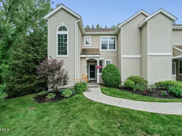 4501 S Foxwood Drive, Clifton Park, NY 12065