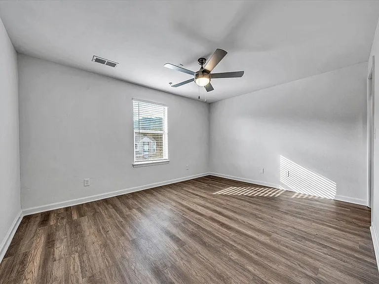 The Vinings Apartments — Photo 10