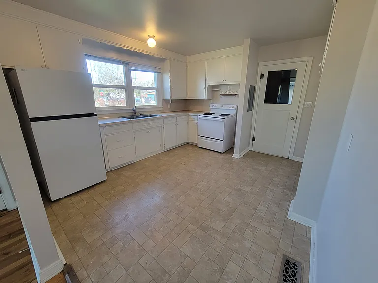 1609 W Boise Ave — Photo 5