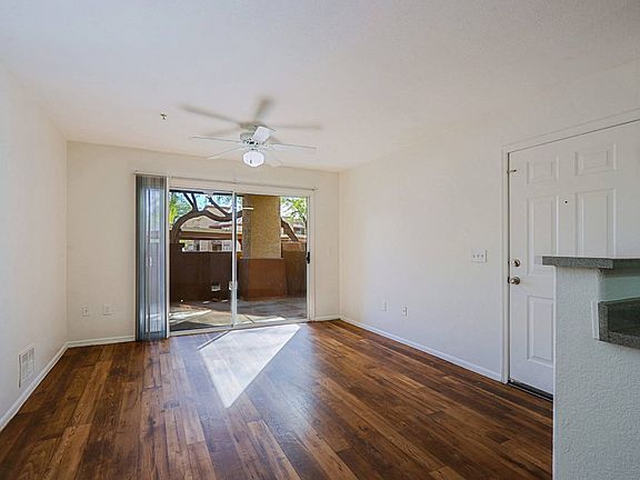 5th image of 560 Penn Ln APT 210