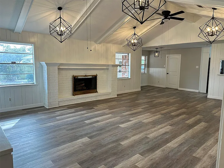 4821 Burning Tree Dr — Photo 9