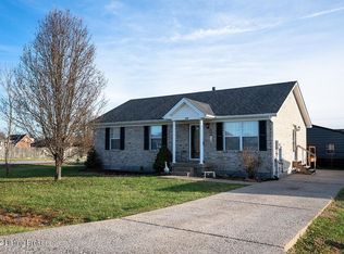 472 Beechcliff Cir, Shepherdsville, KY 40165