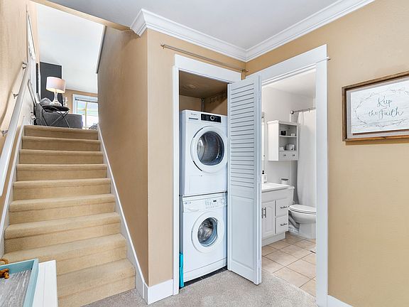 4th image of 337 2nd Ave S APT 302