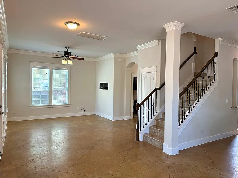 505 W North Loop Blvd #A — Photo 9
