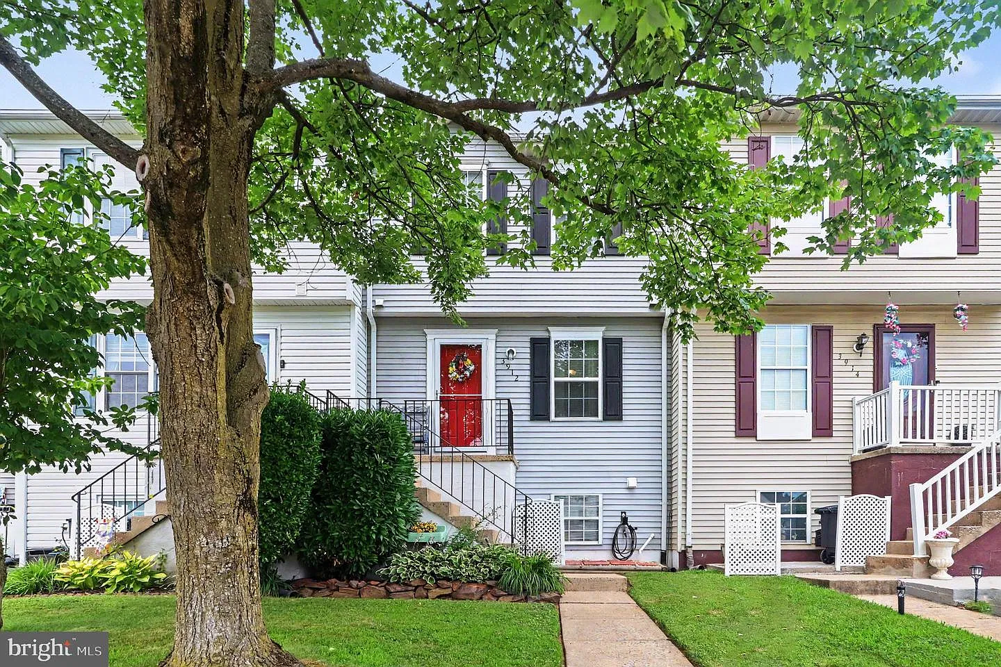 5 bed, 2.5 bath, 1980 sqft, $3,200 — Photo 1