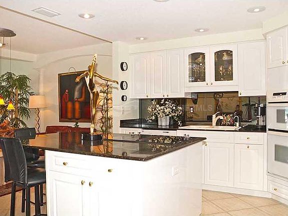 5th image of 330 8th Ave N APT 3