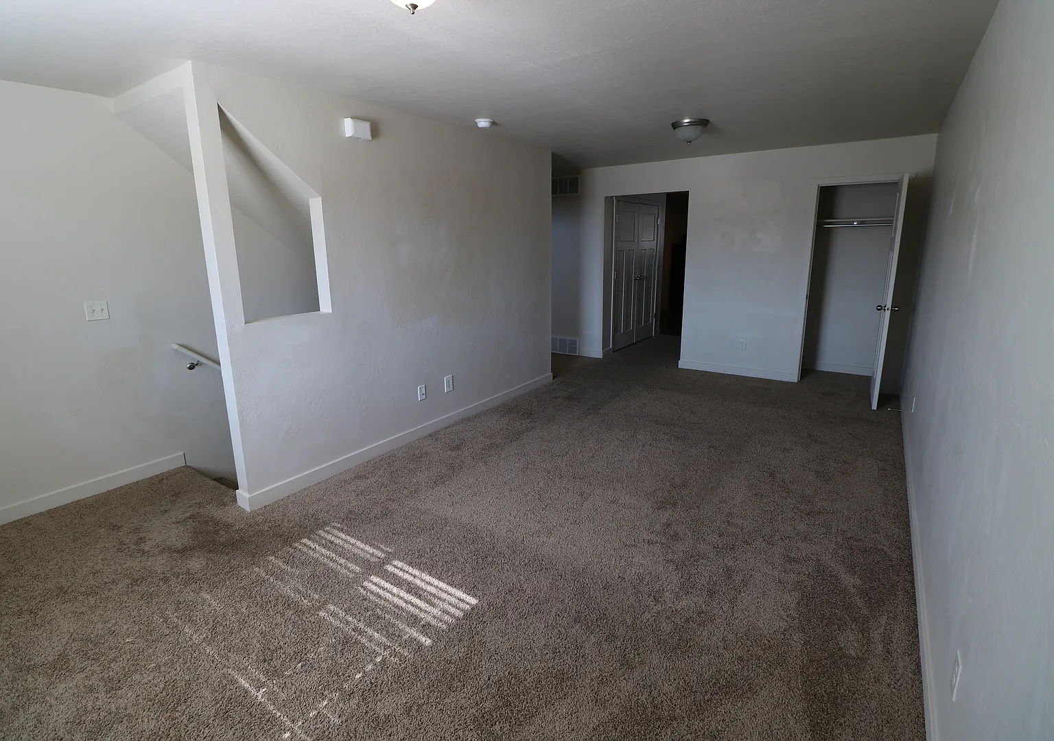 Beautiful 3 bed 2.5 bath townhome in Vineyard — Photo 4