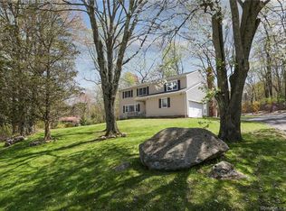 7 Short Ln, Danbury, CT 06810