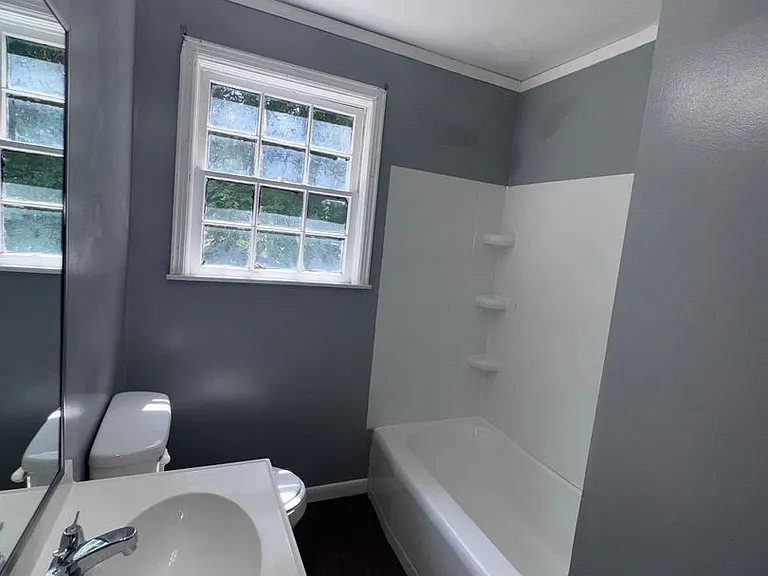 1529 Charlotte Ave — Photo 6