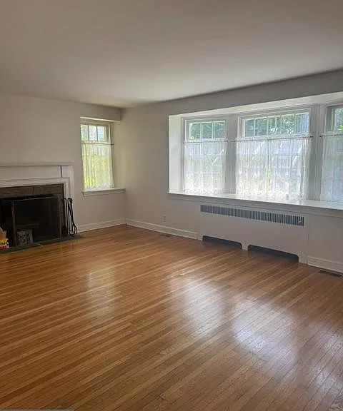 471 Athens Ave — Photo 9