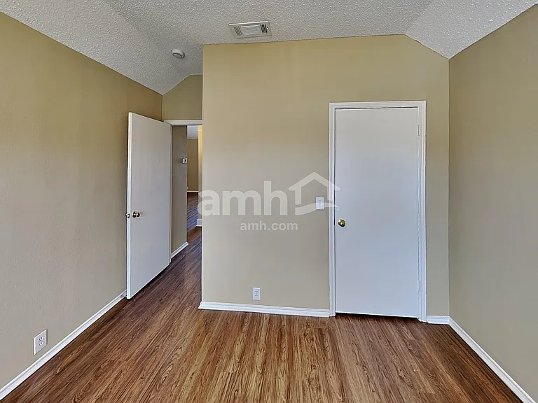 304 Double Oak Ln — Photo 21