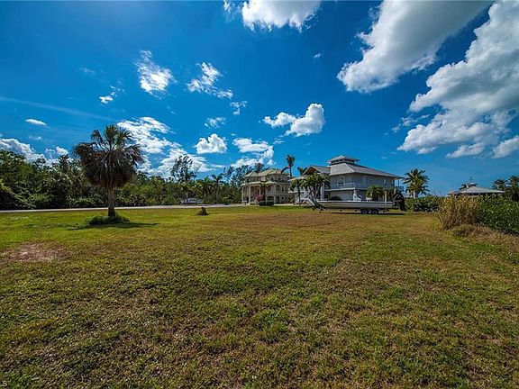 3rd image of 231 Dolphin Cove Ct