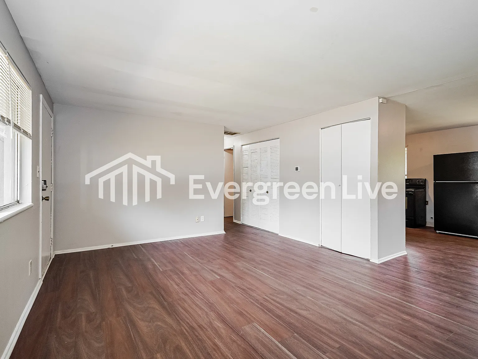 3 bed, 2.0 bath, 1068 sqft, $1,745 — Photo 4