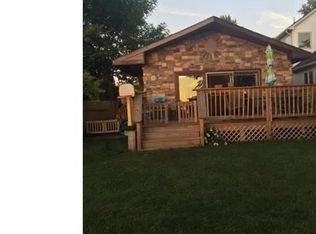 1966 Willow Beach St, Keego Harbor, MI 48320