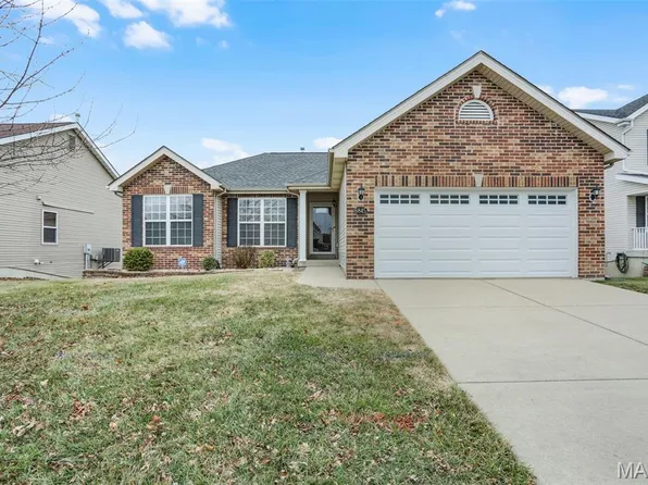 6845 Manchester Dr, Maryville, IL 62062